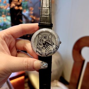 Replica Cartier Quartz Watch 45MM
